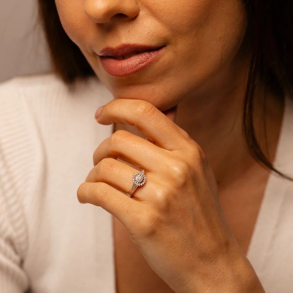 1/4 Carat Diamond Ring in 9ct Yellow Gold - Image 3