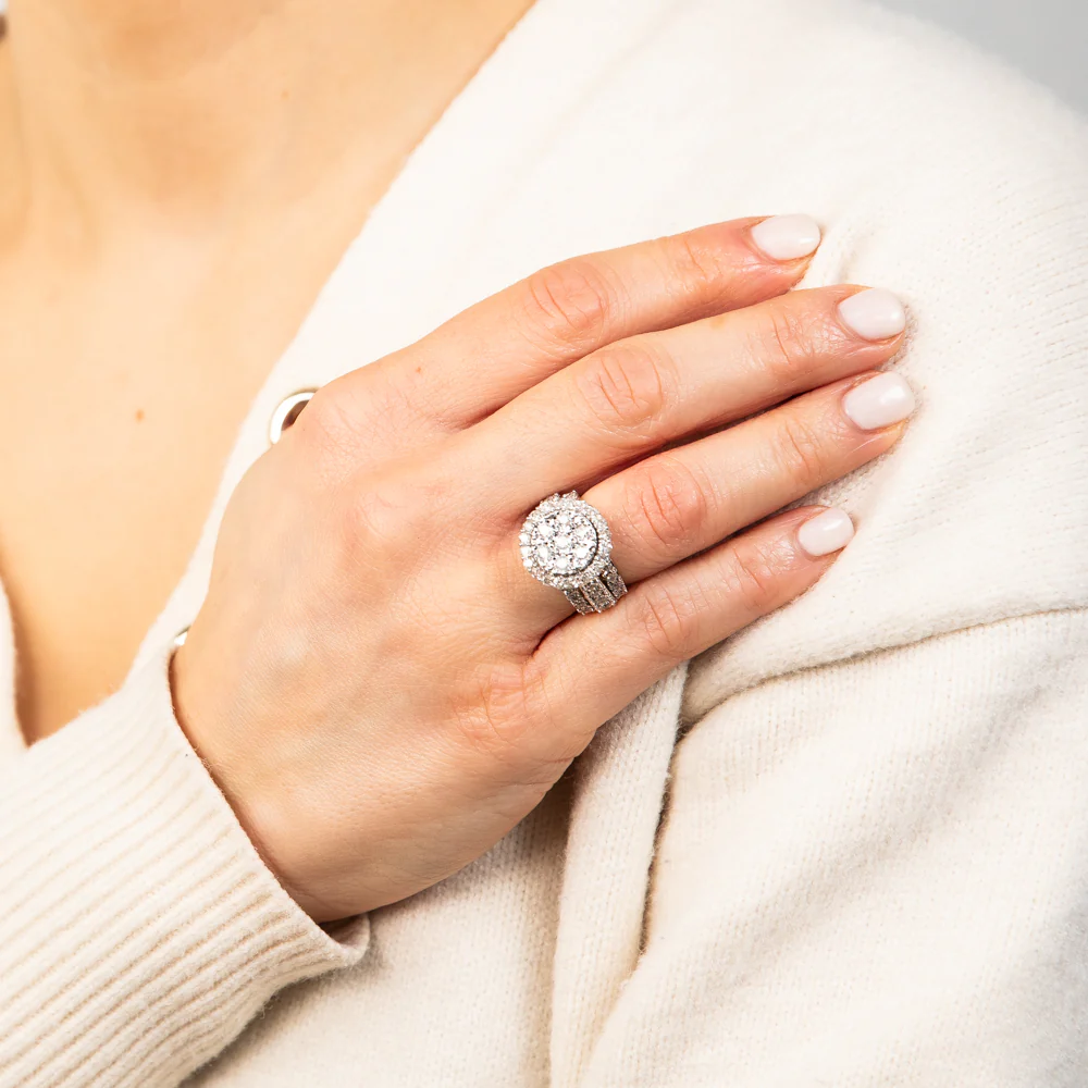 9ct Yellow Gold 2 Carat Diamond Cluster Round Dress Ring - Image 4