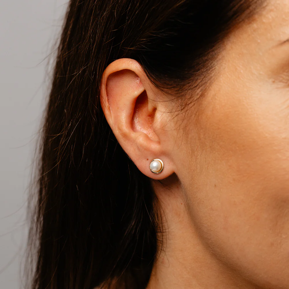 9ct Yellow Gold 5mm Freshwater Pearl Stud Earrings - Image 2