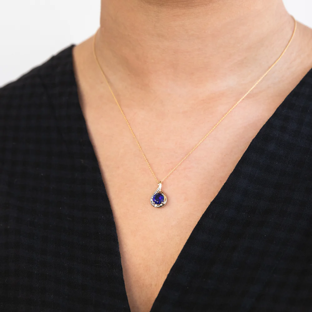 9ct Yellow Gold Created Blue Sapphire and Zirconia Pendant On 45cm Chain - Image 2