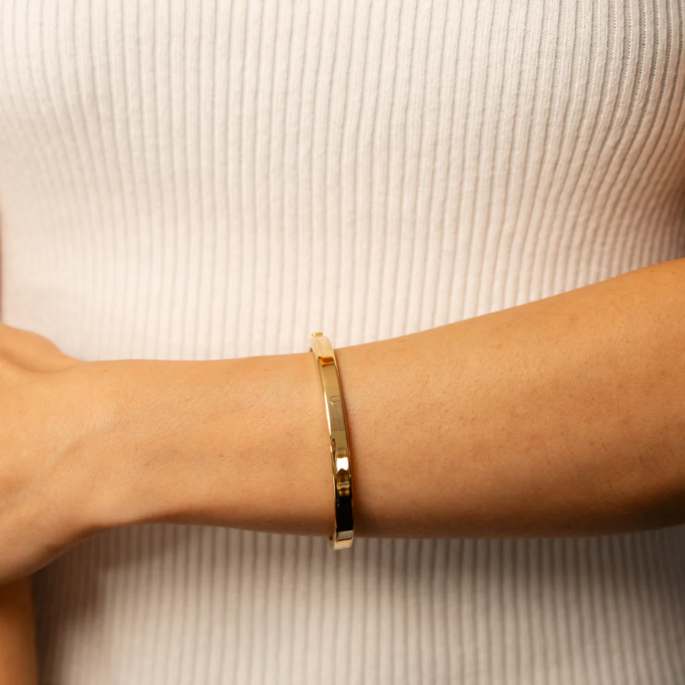 9ct Yellow Gold Silverfilled Polished Square Tube Bangle - Image 3