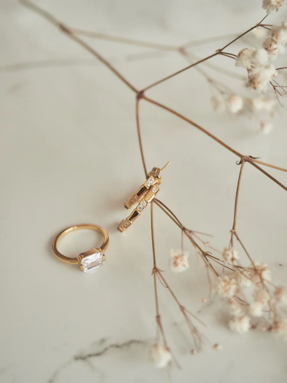 Emilio Vega Gold Hoop Earrings - IE844G - Image 3