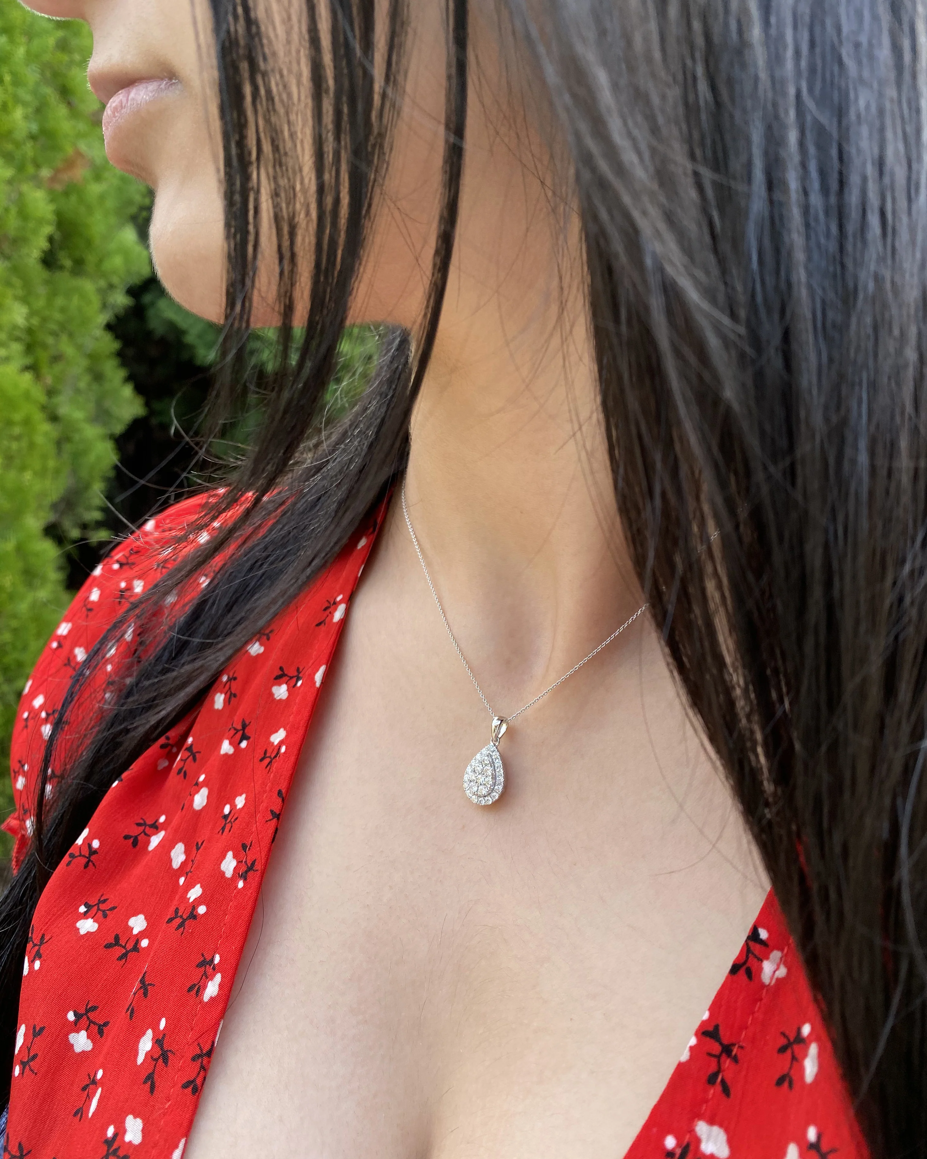 Flawless Cut 1/2 Carat 9ct White Gold Tear Drop Pendant With 45cm Chain - Image 3