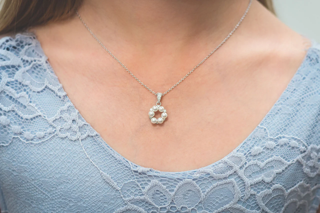 Heirloom Darling Pendant - IP826W - Image 3
