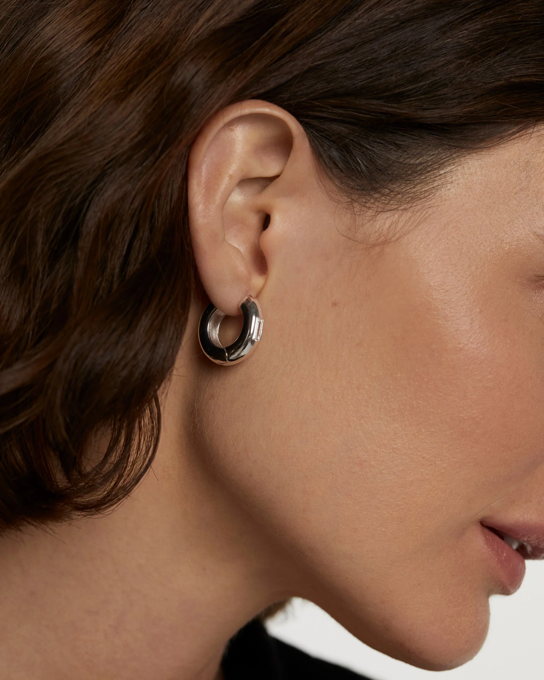Kali Silver Hoop Earrings - Image 5