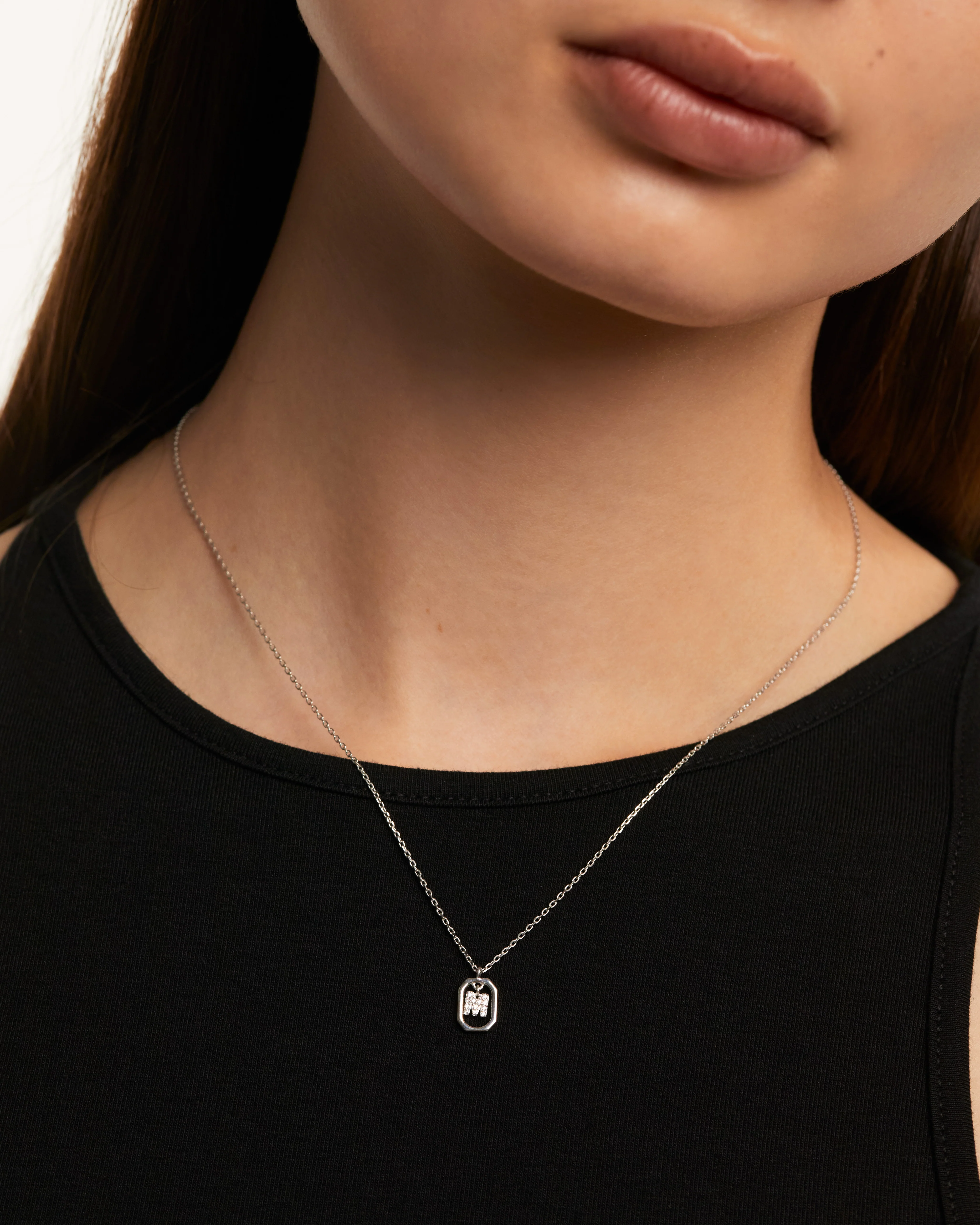 MINI LETTER M SILVER NECKLACE - Image 2