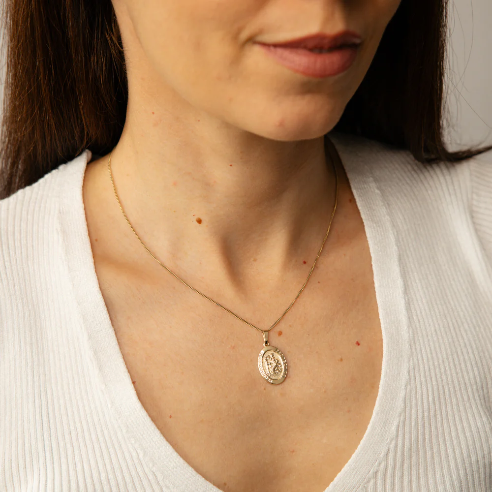 Oval Medallion Pendant in 9ct Yellow Gold