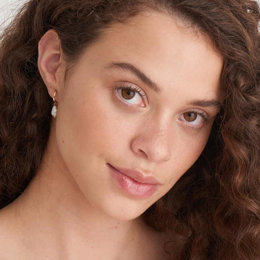 Pearl Mini Hoop Earrings Yellow Gold - E019-02G - Image 2