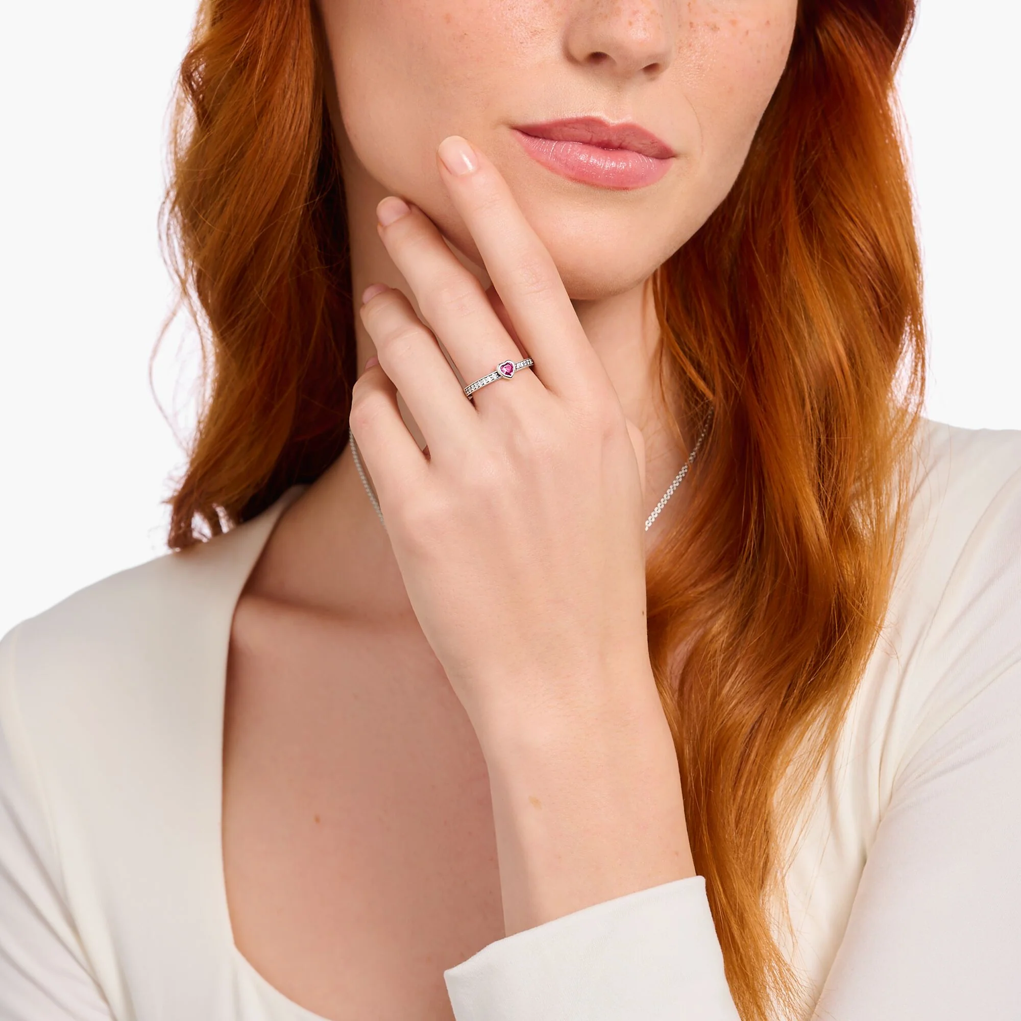 THOMAS SABO Solitaire Ring with Red Heart-Shaped Stone - Image 3